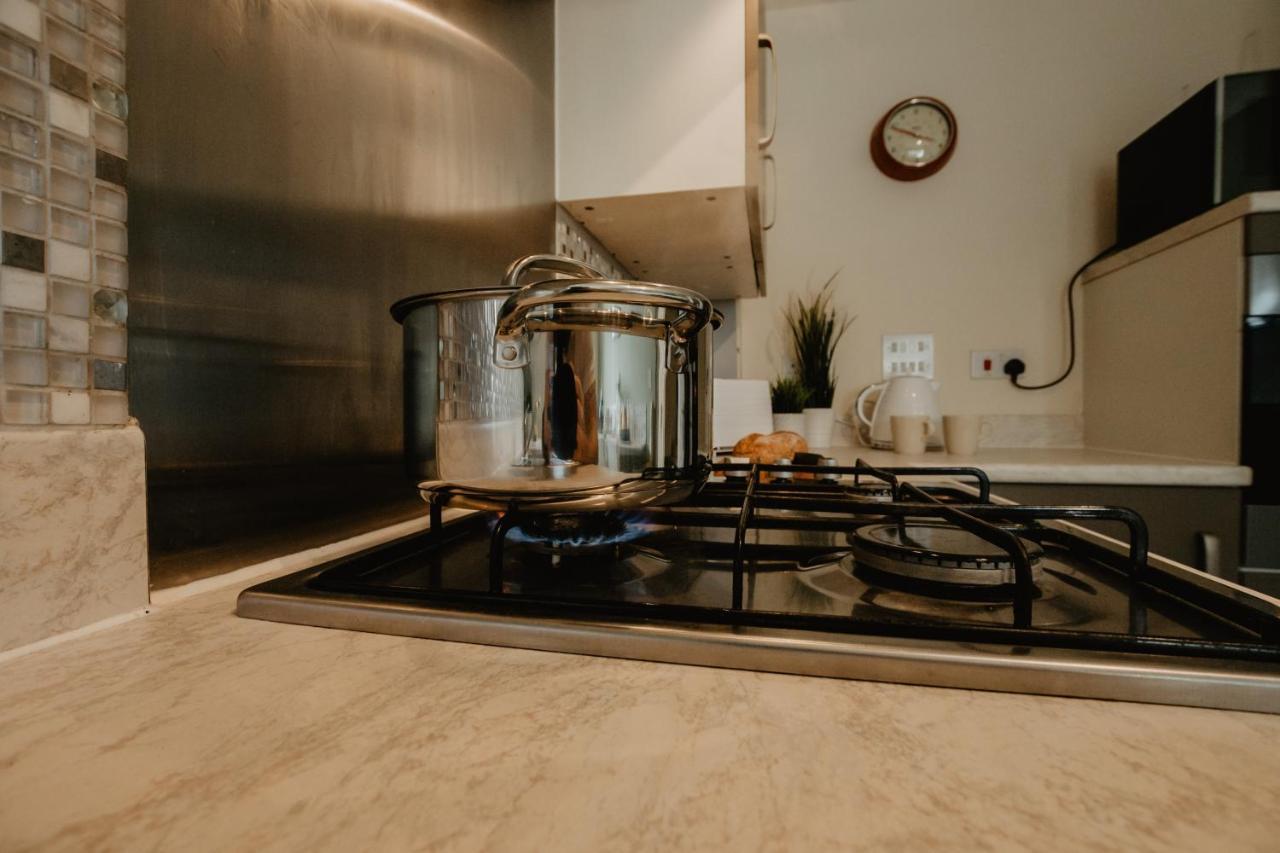 Coyle House, 3 Bed,Corby, Super Kings Or Twins, Driveway, Free Wi-Fi, Corporates Welcome 외부 사진