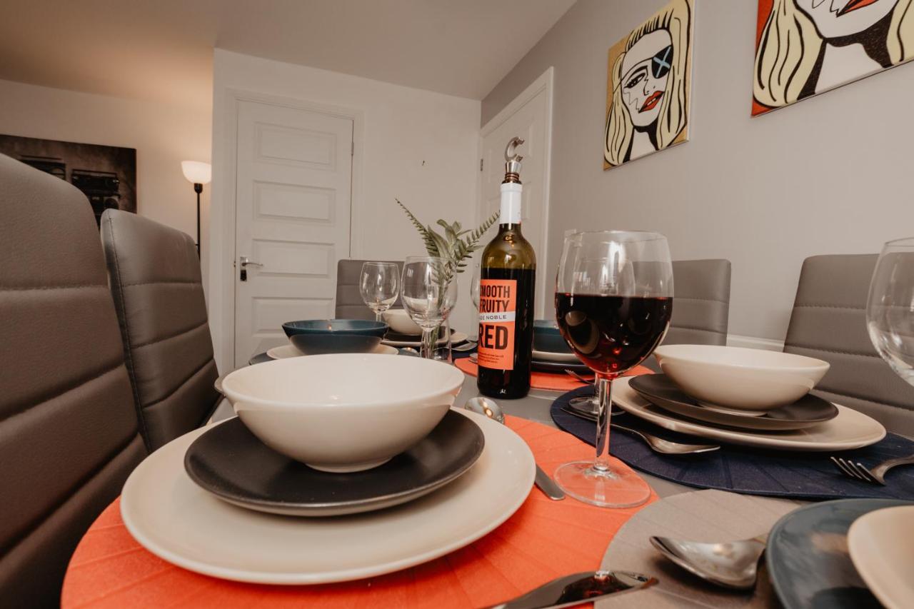 Coyle House, 3 Bed,Corby, Super Kings Or Twins, Driveway, Free Wi-Fi, Corporates Welcome 외부 사진