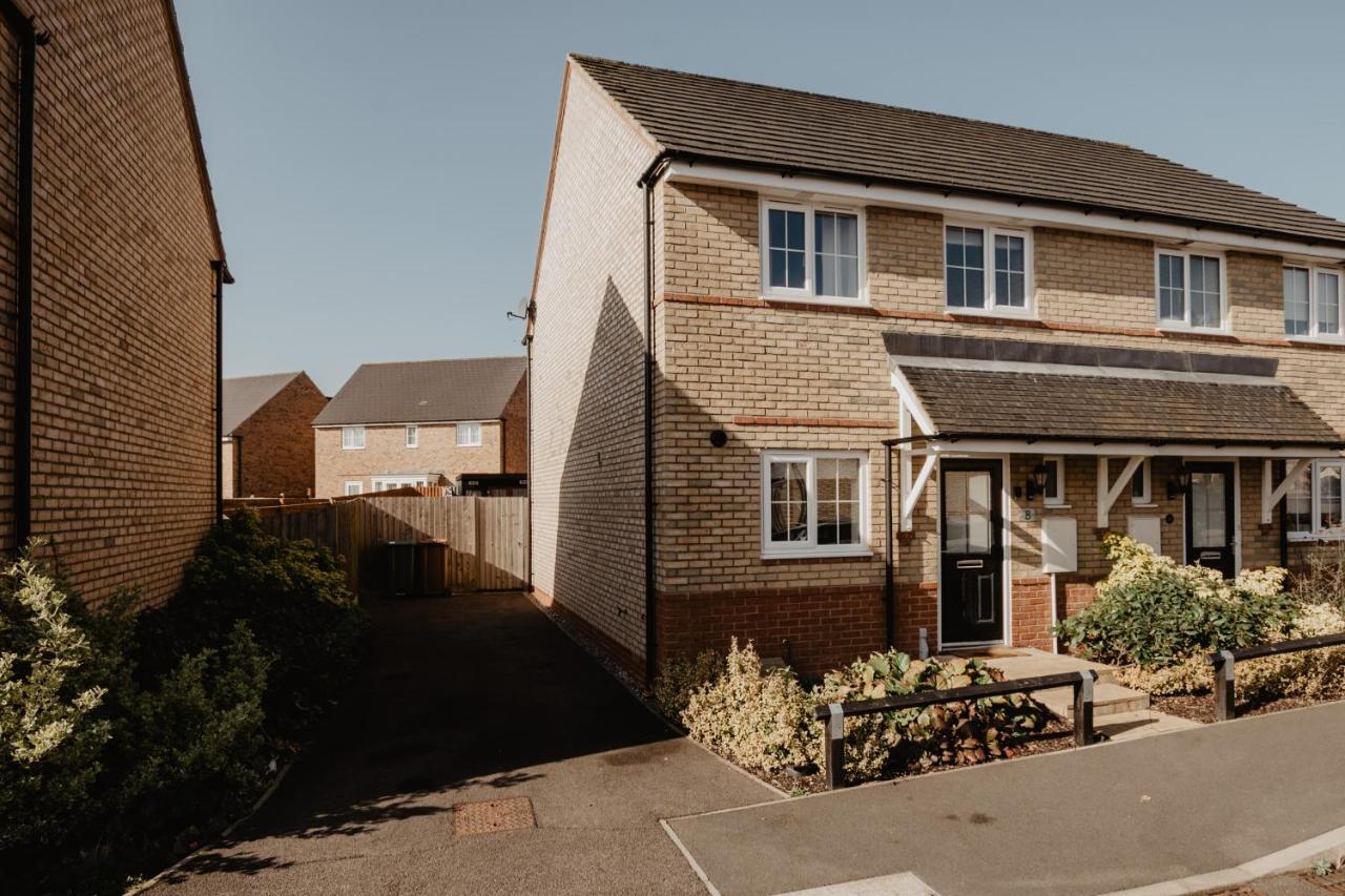 Coyle House, 3 Bed,Corby, Super Kings Or Twins, Driveway, Free Wi-Fi, Corporates Welcome 외부 사진